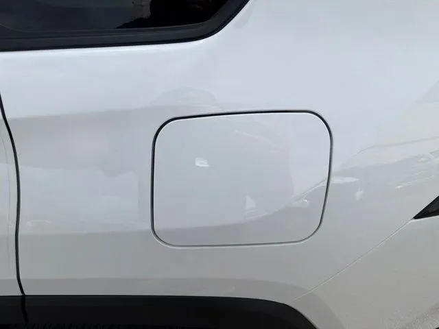 2025 Toyota RAV4 Hybrid LE thumbnail 15