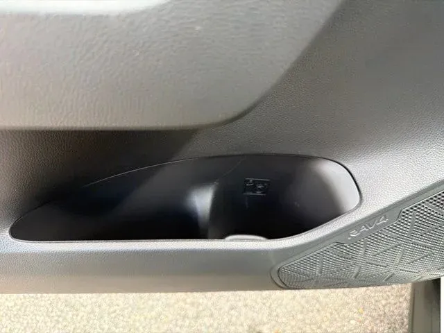 2025 Toyota RAV4 Hybrid LE thumbnail 25