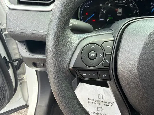2025 Toyota RAV4 Hybrid LE thumbnail 35