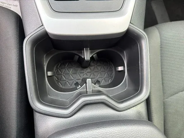 2025 Toyota RAV4 Hybrid LE thumbnail 39