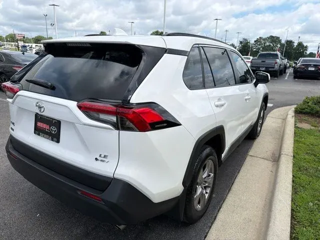 2025 Toyota RAV4 Hybrid LE thumbnail 9