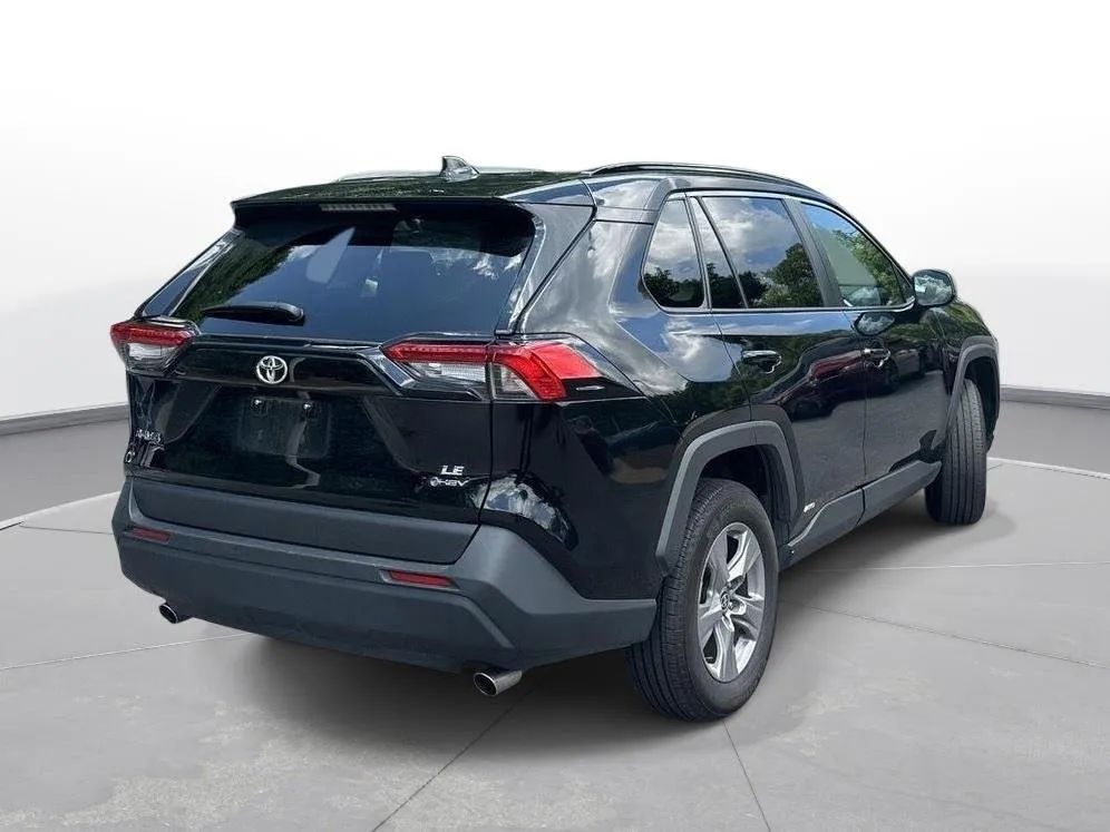 2025 Toyota RAV4 Hybrid LE thumbnail 6