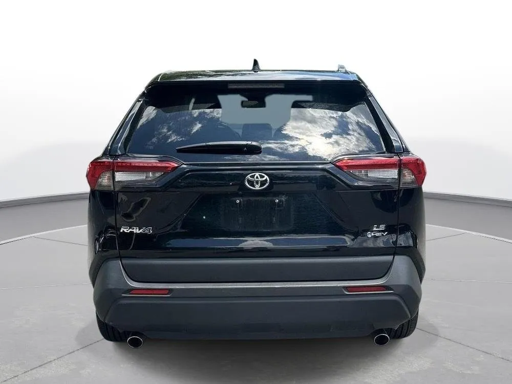 2025 Toyota RAV4 Hybrid LE thumbnail 7