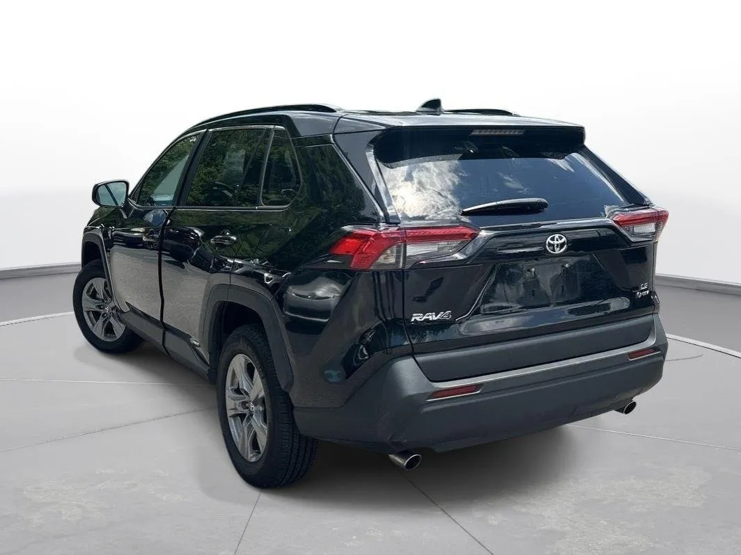 2025 Toyota RAV4 Hybrid LE thumbnail 8