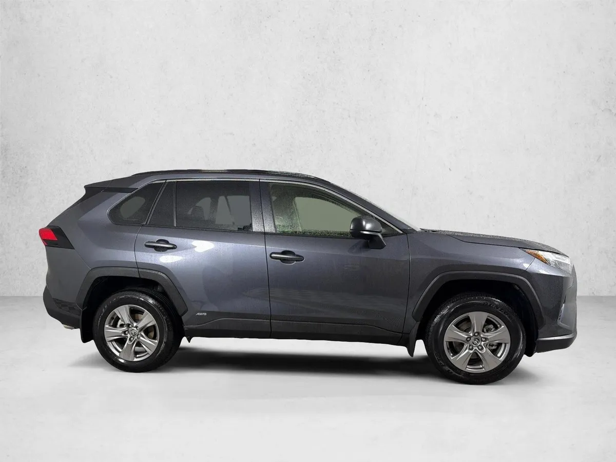 2025 Toyota RAV4 Hybrid LE thumbnail 2