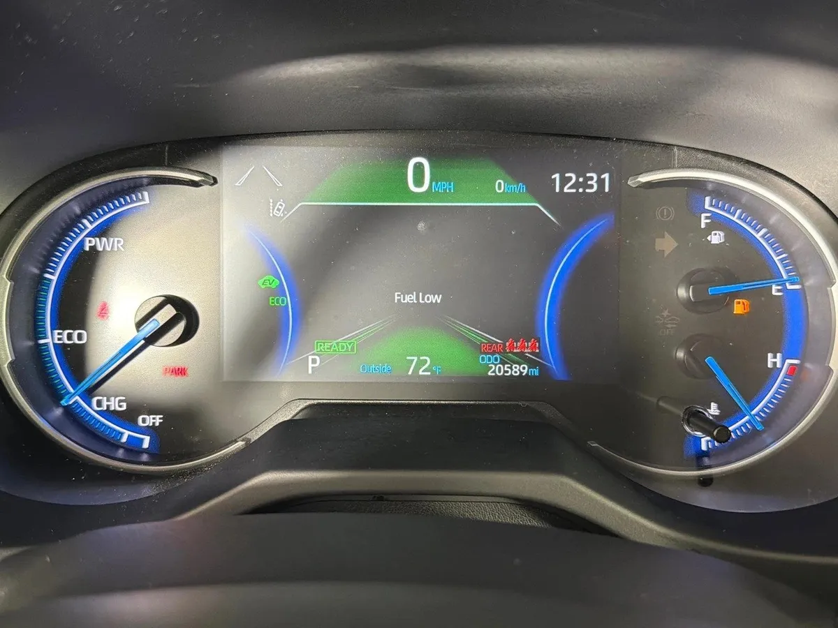 2025 Toyota RAV4 Hybrid LE thumbnail 26