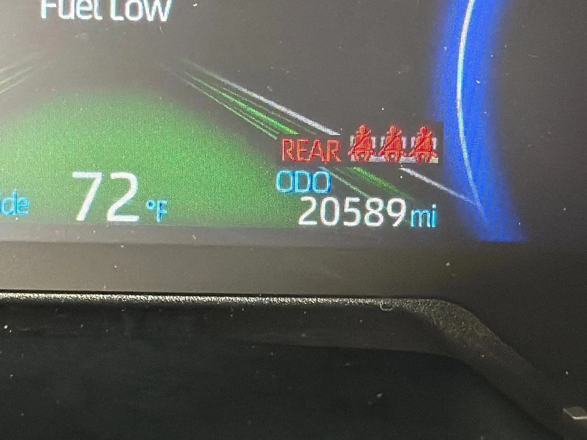 2025 Toyota RAV4 Hybrid LE thumbnail 27