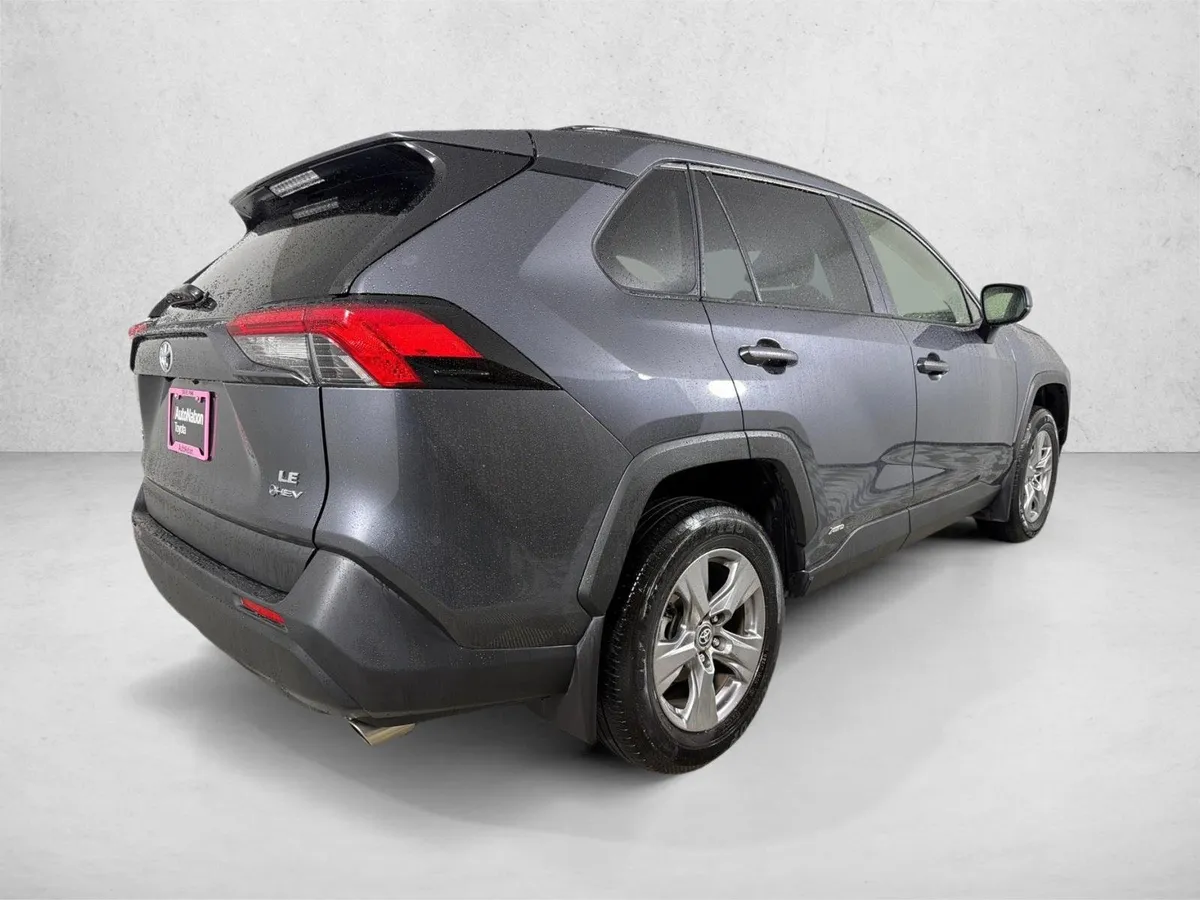 2025 Toyota RAV4 Hybrid LE thumbnail 3