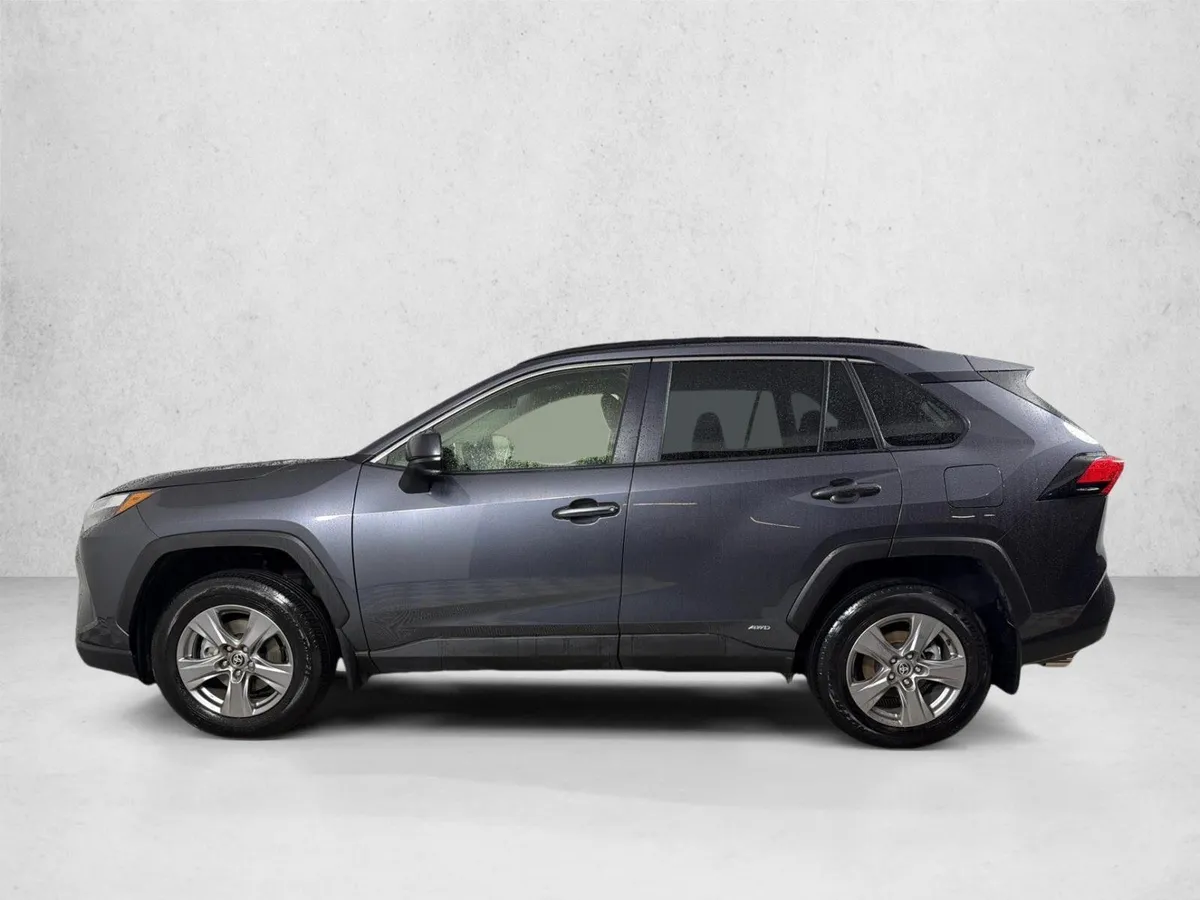 2025 Toyota RAV4 Hybrid LE thumbnail 6