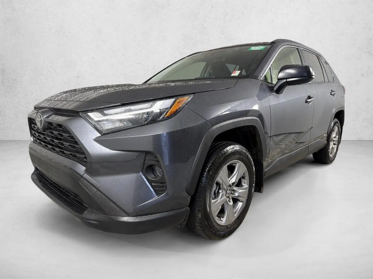2025 Toyota RAV4 Hybrid LE thumbnail 7