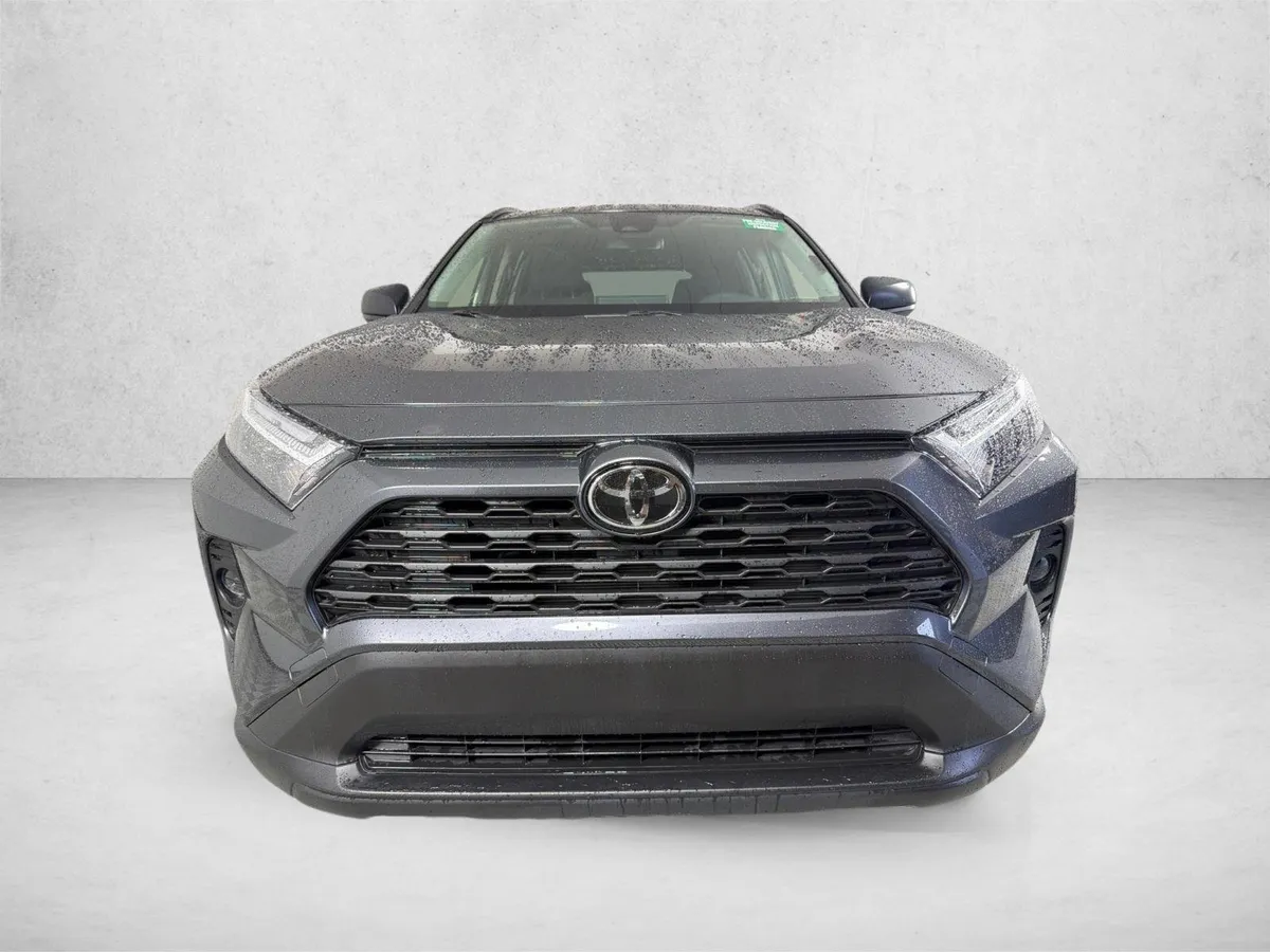 2025 Toyota RAV4 Hybrid LE thumbnail 8