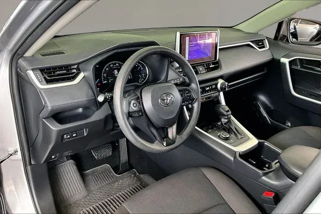 2025 Toyota RAV4 Hybrid LE thumbnail 14