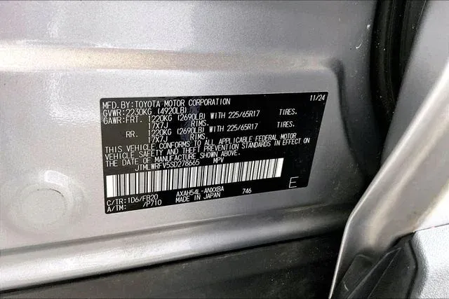 2025 Toyota RAV4 Hybrid LE thumbnail 16