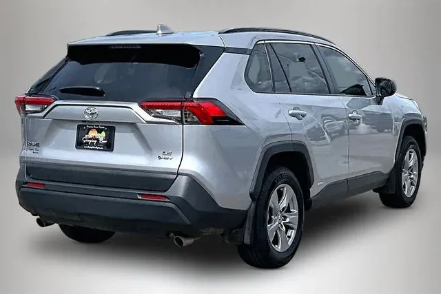 2025 Toyota RAV4 Hybrid LE thumbnail 5