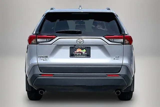 2025 Toyota RAV4 Hybrid LE thumbnail 6
