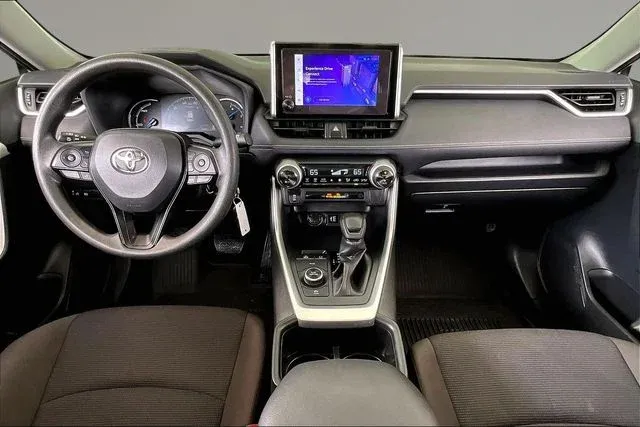 2025 Toyota RAV4 Hybrid LE thumbnail 7