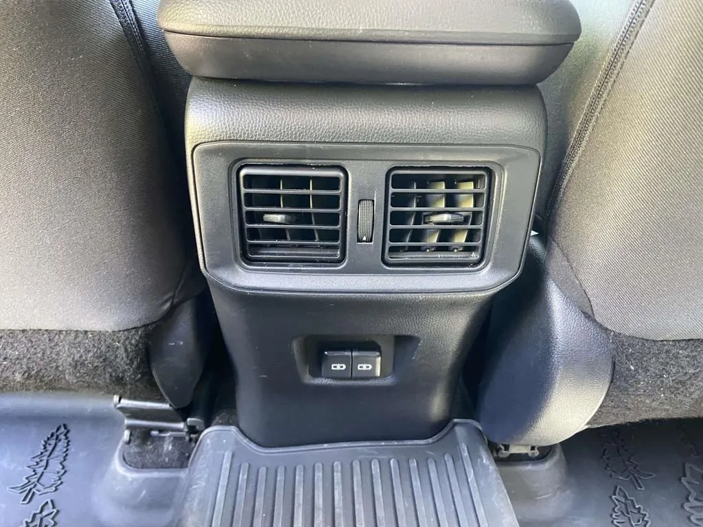 2025 Toyota RAV4 Hybrid Woodland Edition thumbnail 18