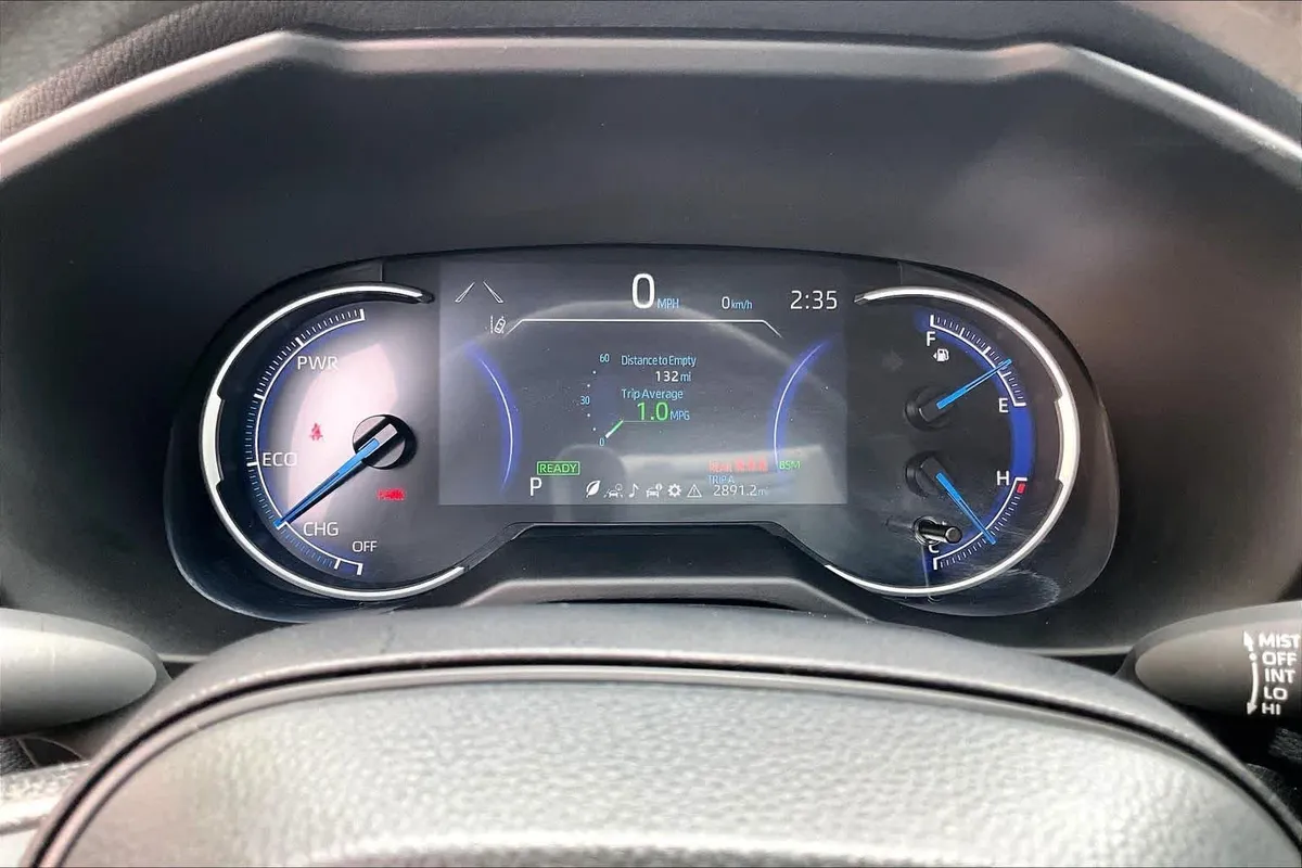 2025 Toyota RAV4 Hybrid XLE thumbnail 26