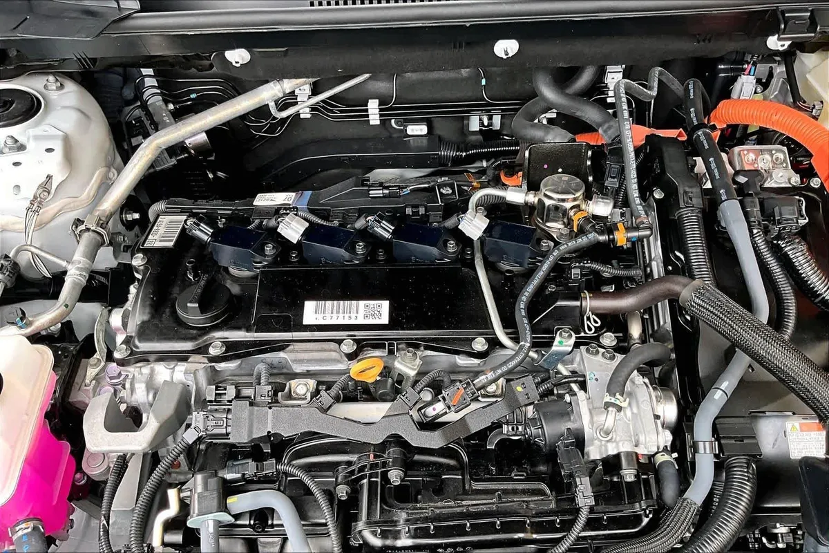 2025 Toyota RAV4 Hybrid XLE thumbnail 33