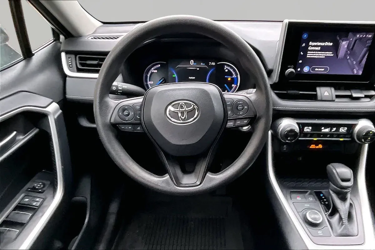 2025 Toyota RAV4 Hybrid XLE thumbnail 6