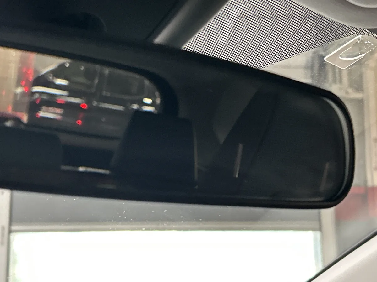 2025 Toyota RAV4 LE thumbnail 26