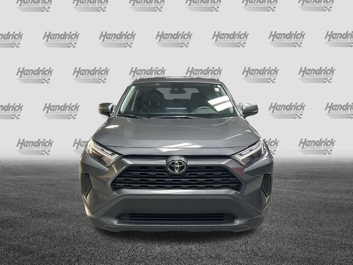 2025 Toyota RAV4 LE thumbnail 3