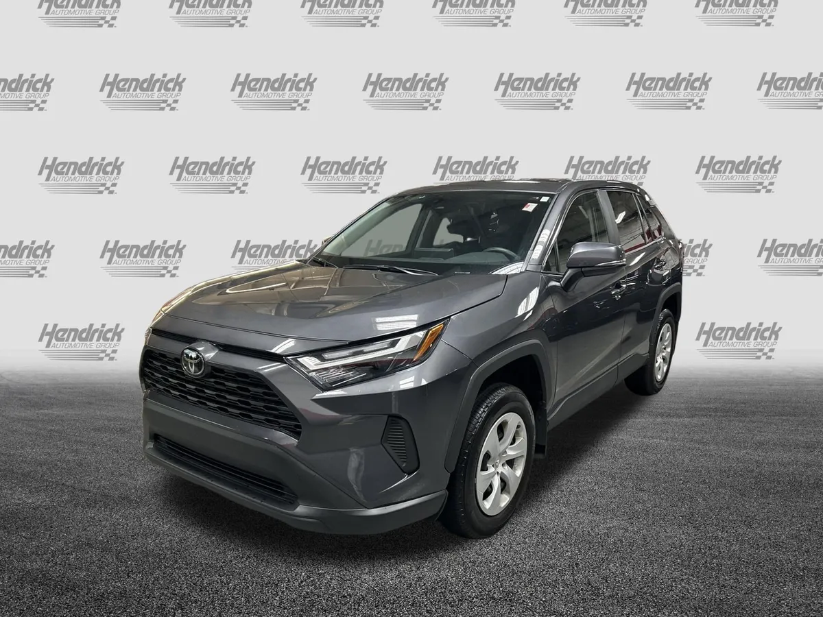2025 Toyota RAV4 LE thumbnail 5
