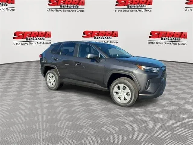 2025 Toyota RAV4 LE thumbnail 4