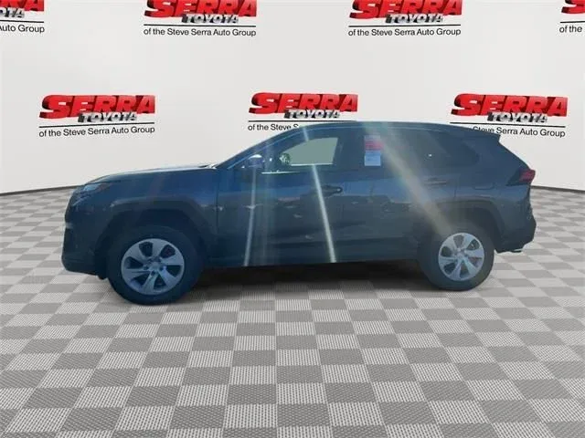 2025 Toyota RAV4 LE thumbnail 7