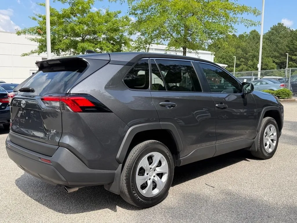 2025 Toyota RAV4 LE thumbnail 3