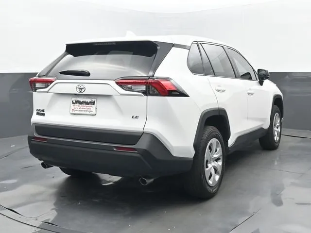 2025 Toyota RAV4 LE thumbnail 19