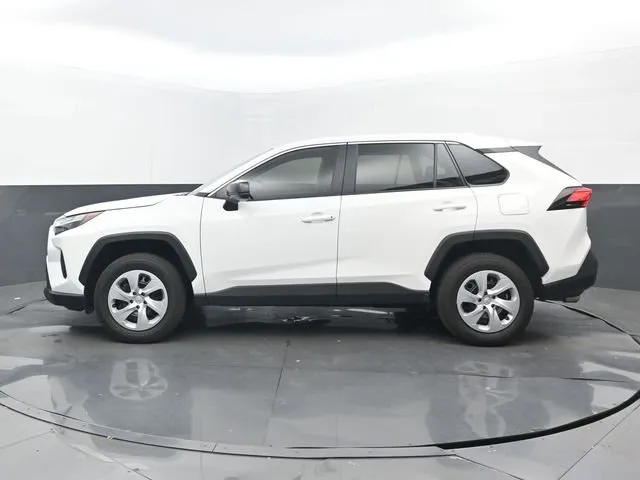 2025 Toyota RAV4 LE thumbnail 20