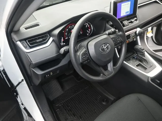 2025 Toyota RAV4 LE thumbnail 4
