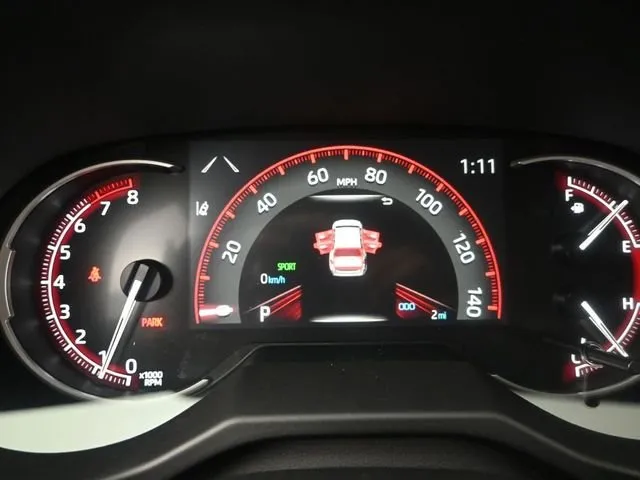 2025 Toyota RAV4 LE thumbnail 6