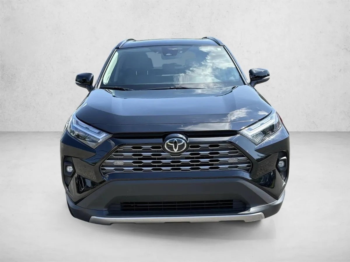 2025 Toyota RAV4 Limited thumbnail 2