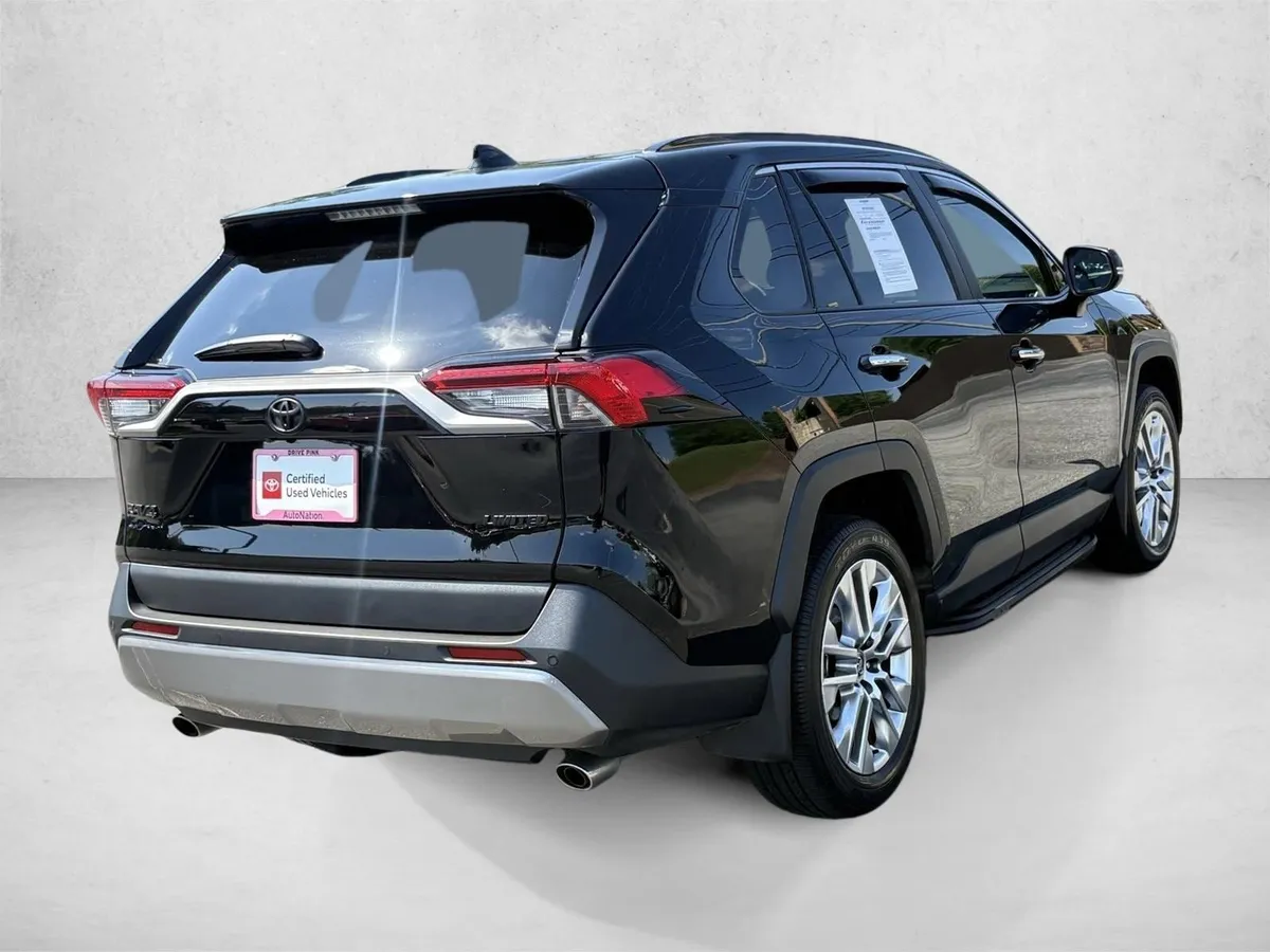 2025 Toyota RAV4 Limited thumbnail 5