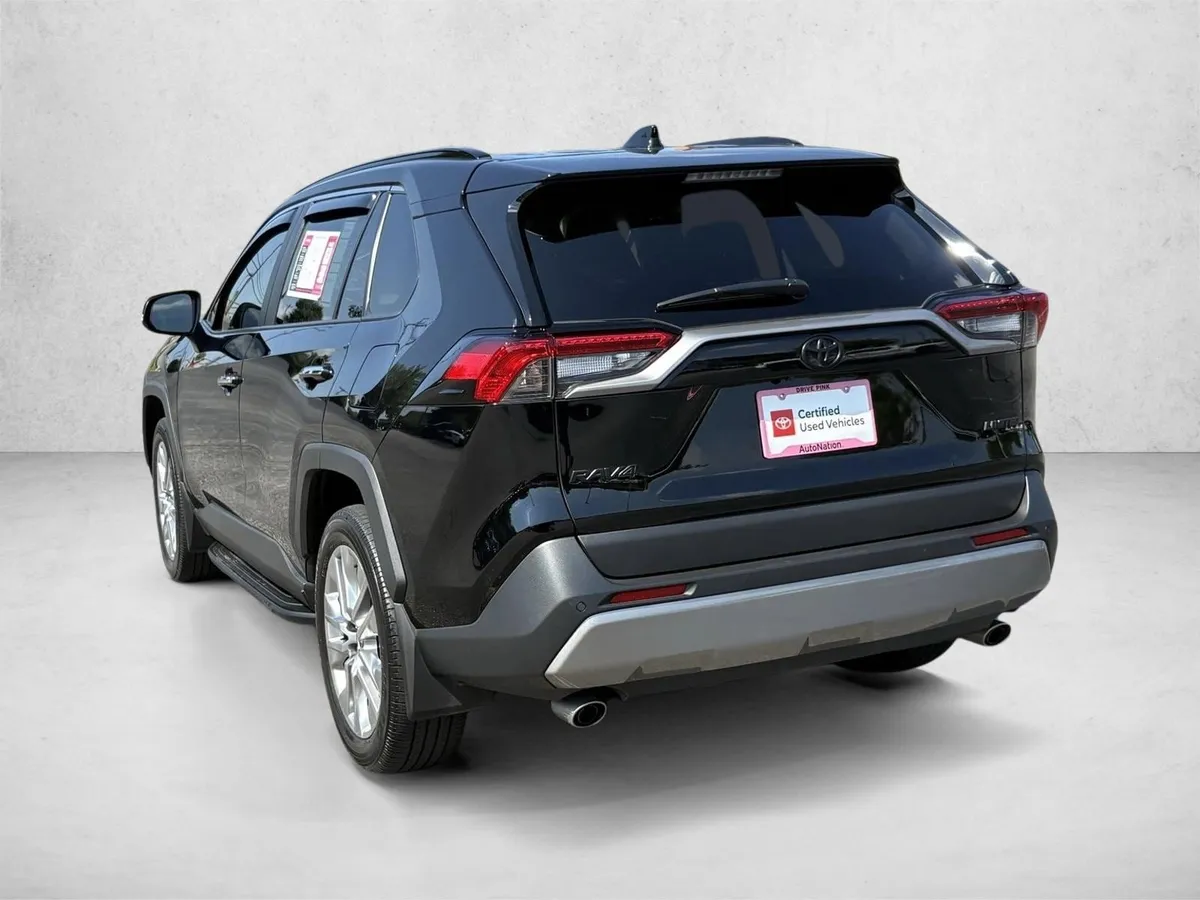 2025 Toyota RAV4 Limited thumbnail 7