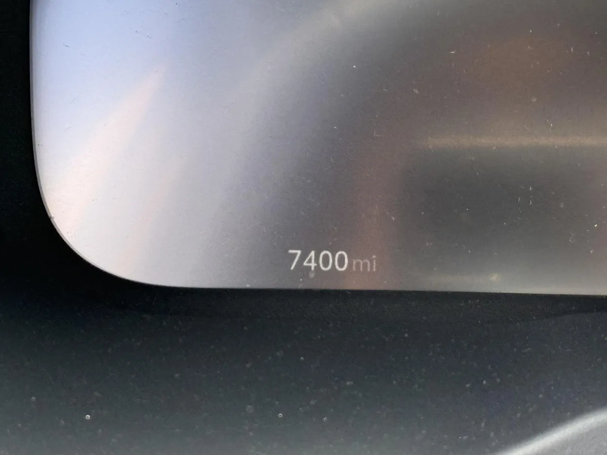 2025 Toyota RAV4 Limited thumbnail 14