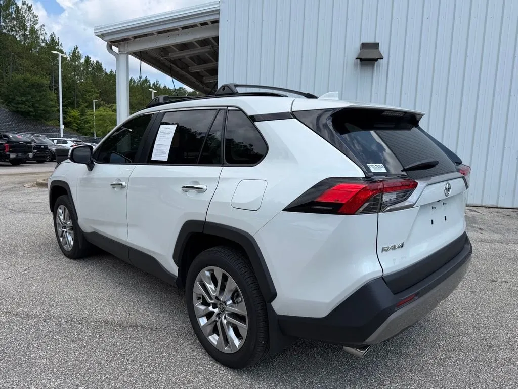 2025 Toyota RAV4 Limited thumbnail 2