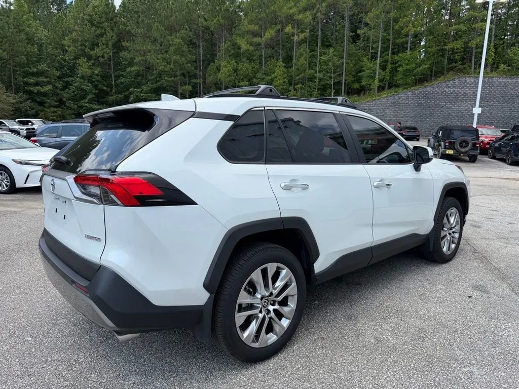 2025 Toyota RAV4 Limited thumbnail 3