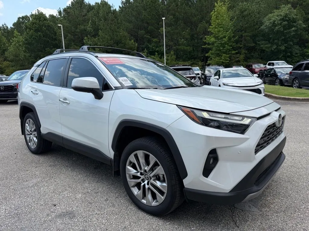 2025 Toyota RAV4 Limited thumbnail 4