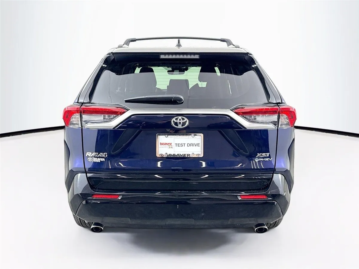 2025 Toyota RAV4 Plug-In Hybrid XSE thumbnail 15