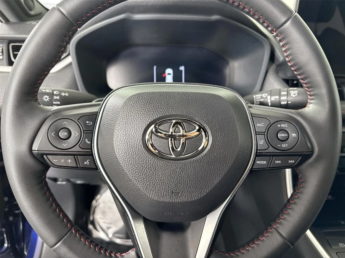 2025 Toyota RAV4 Plug-In Hybrid XSE thumbnail 21