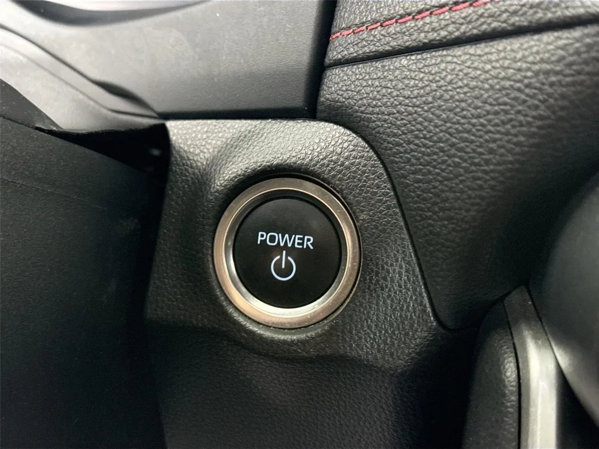 2025 Toyota RAV4 Plug-In Hybrid XSE thumbnail 26