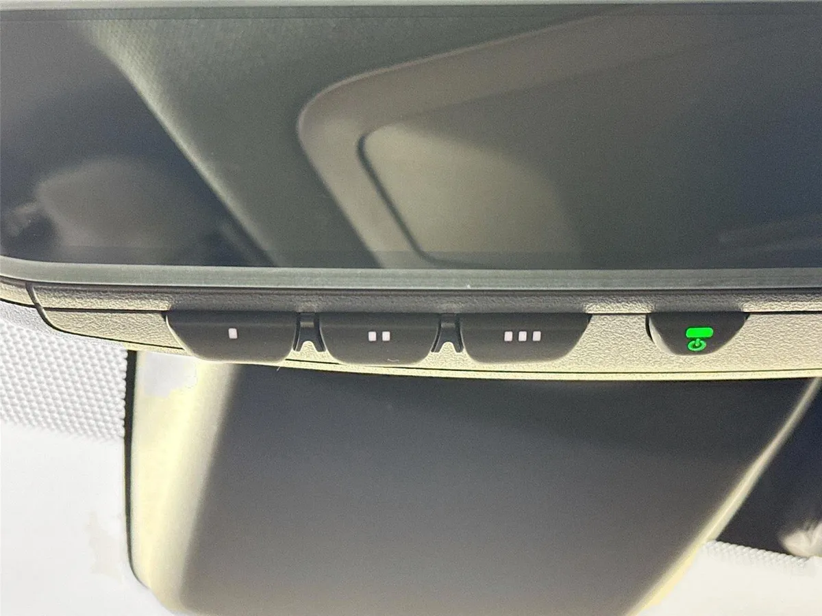 2025 Toyota RAV4 Plug-In Hybrid XSE thumbnail 27