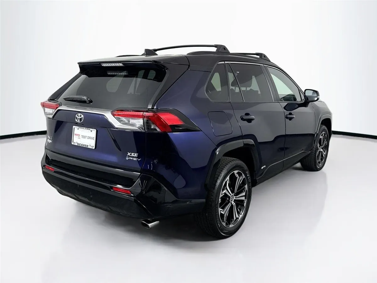 2025 Toyota RAV4 Plug-In Hybrid XSE thumbnail 3