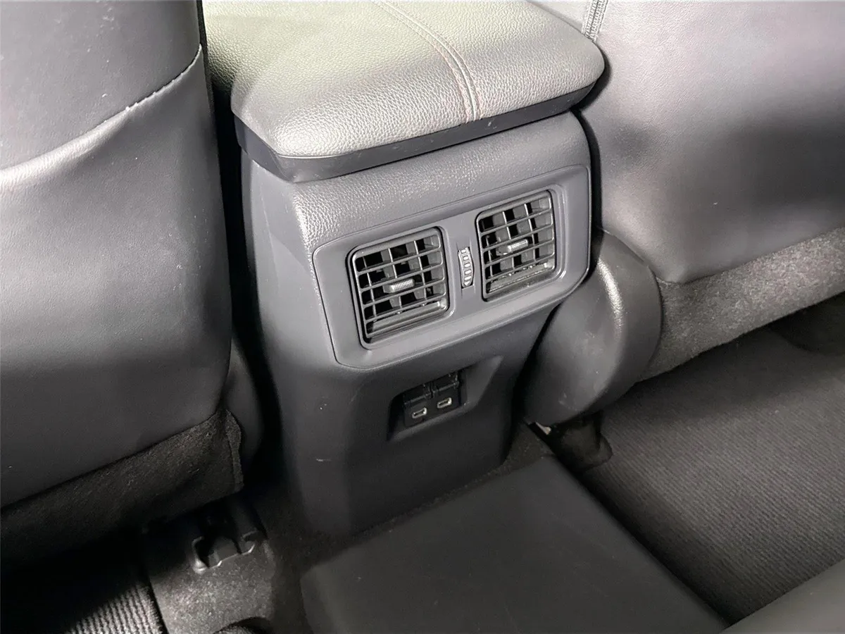2025 Toyota RAV4 Plug-In Hybrid XSE thumbnail 43
