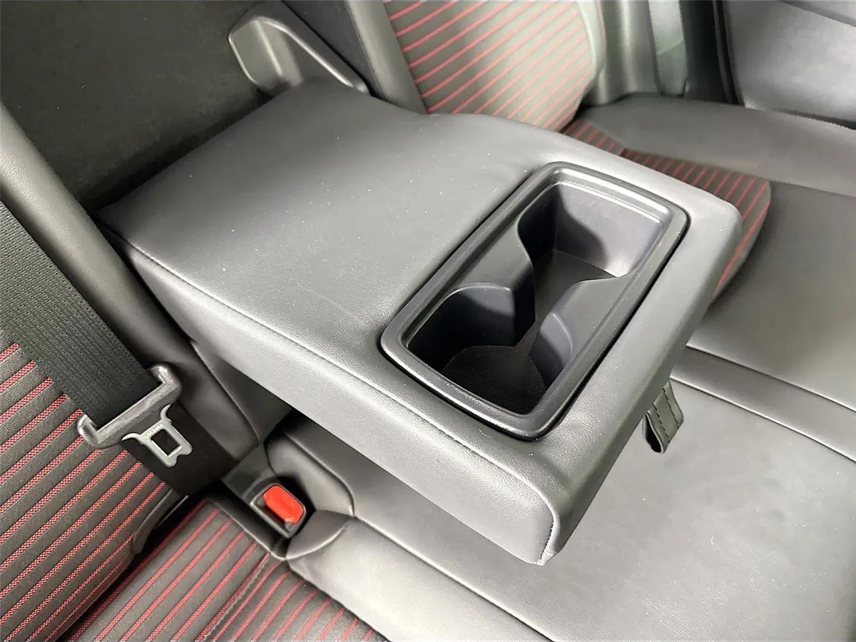 2025 Toyota RAV4 Plug-In Hybrid XSE thumbnail 52