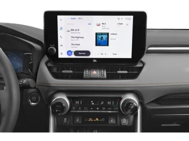 2025 Toyota RAV4 XLE thumbnail 10