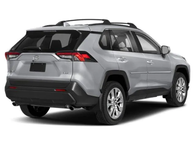 2025 Toyota RAV4 XLE thumbnail 2